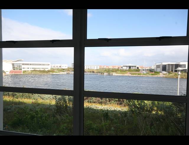 1,200M² BUILDING TO LET IN CAPRICORN